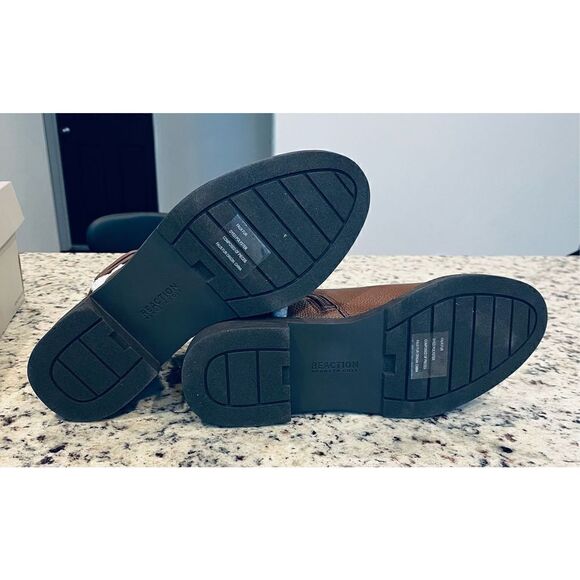 Kenneth Cole Reaction Women's Women's Wind Lug Buckle Cozy Chukka Boot - Picture 7 of 7